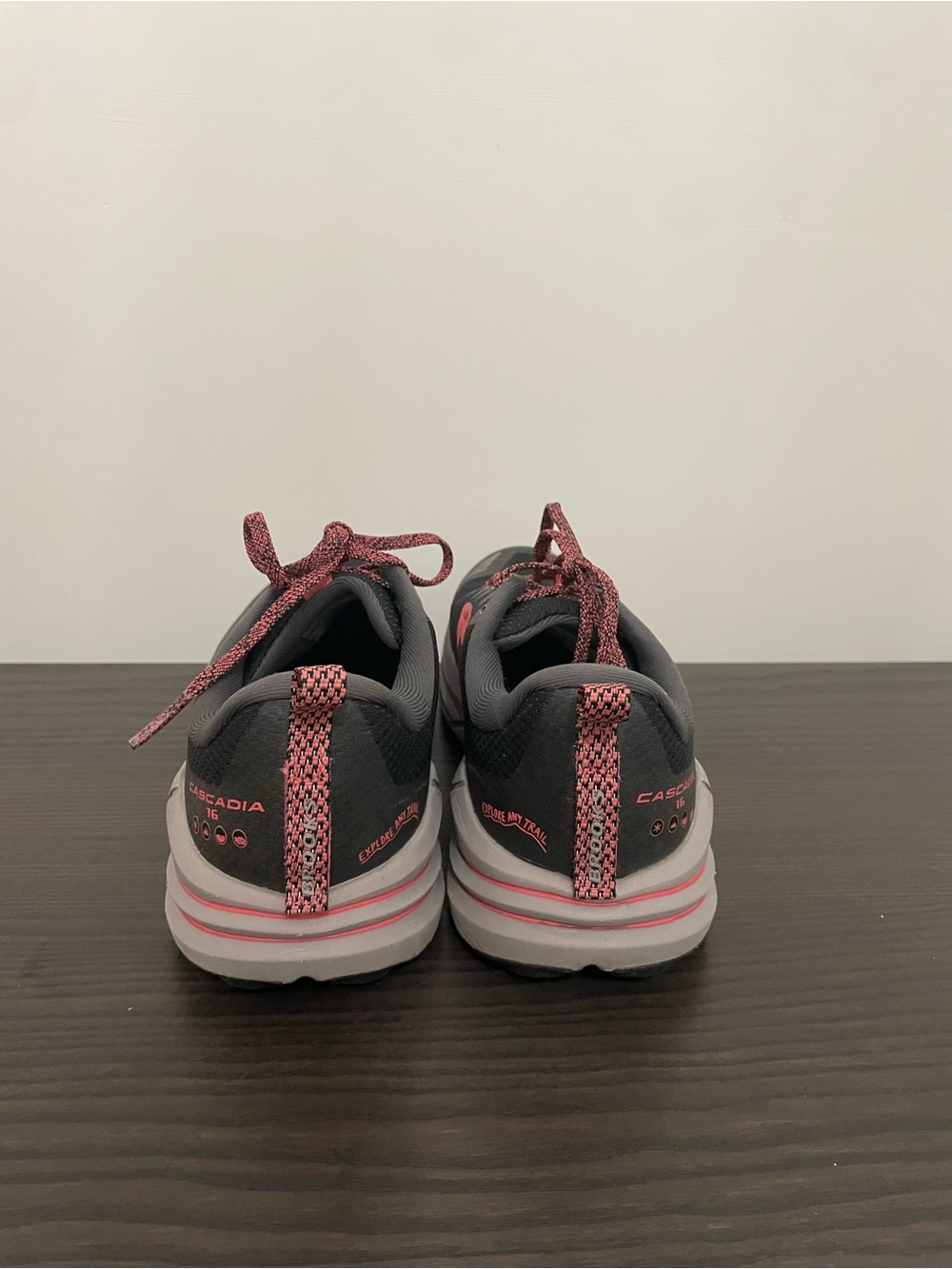Brooks Women's Cascadia 16 GTX Trail Running Shoe - Picture 4 of 7